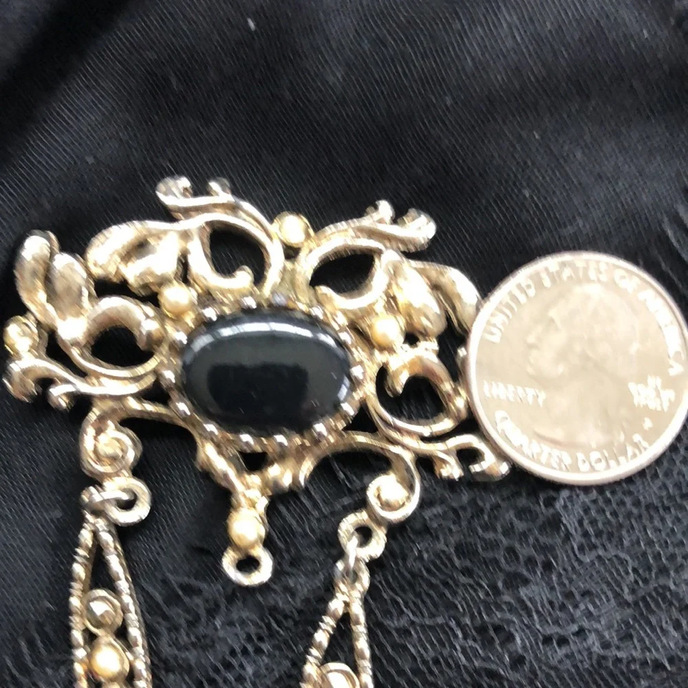 Vintage 1980 Art Deco Style Brooch Pin Collar Lapel Gold Tone
